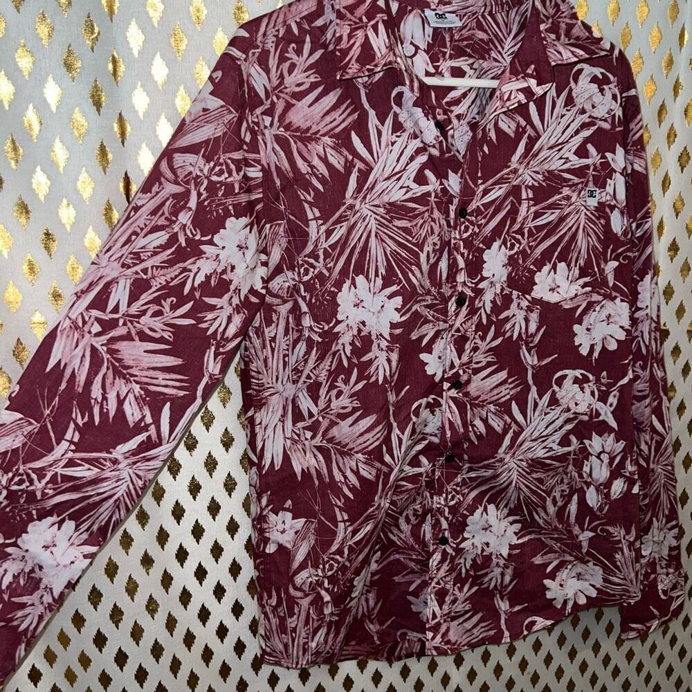 DC button up dress shirt red formal wear floral Hawaiian button up men’s collare